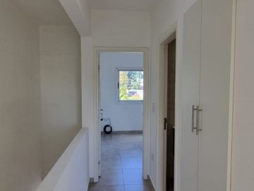 Duplex en venta de tres ambientes en Ituzaingo Norte