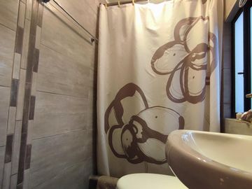 De oportunidad, casa en venta | 177m² | 3 dormitorios | ámplia y céntrica | La  Armenia, Los Chilos