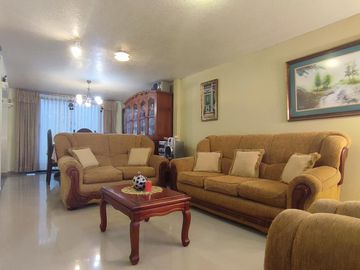 De oportunidad, casa en venta | 177m² | 3 dormitorios | ámplia y céntrica | La  Armenia, Los Chilos