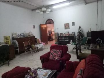 Rumah di Kendangsari, Hadap Selatan, Row jalan 3 mobil