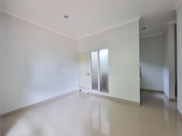 DIJUAL/SEWA RUMAH MINIMALIS SIAP HUNI DI MALIBU VILLAGE GADING SERPONG