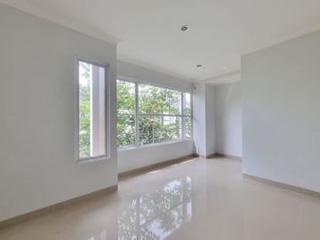 DIJUAL/SEWA RUMAH MINIMALIS SIAP HUNI DI MALIBU VILLAGE GADING SERPONG