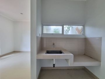 DIJUAL/SEWA RUMAH MINIMALIS SIAP HUNI DI MALIBU VILLAGE GADING SERPONG