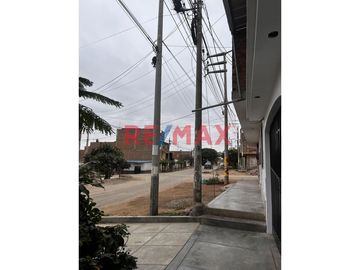 🌟 ¡Oportunidad única en La Esperanza, Trujillo! 🌟

Te presentamos una espaciosa y acogedora casa de 2 pisos perfectamente ubicada en 📍 Jirón 22 de f