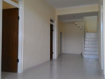 Dijual Rumah 7 Kamar Tidur di Perum Kosagrha, Medokan Ayu