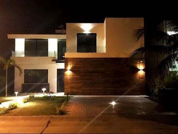 Casa nueva en venta en El Tigre club de Golf, Lujo Puerto Vallarta