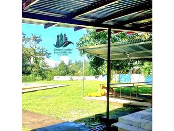 VENDO CABAÑA EN LOTE 1295 M2  CON QUEBRADA- BOQUETE