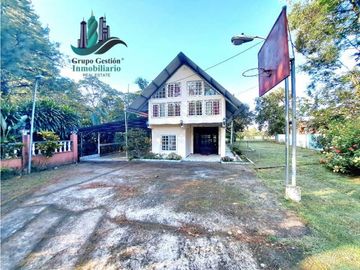 VENDO CABAÑA EN LOTE 1295 M2  CON QUEBRADA- BOQUETE