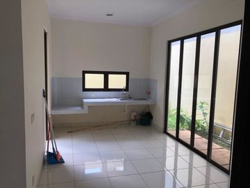 DISEWAKAN RUMAH CANTIK DI THE AVANI 40JT/THN DI BSD CITY