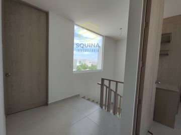 CASA DE DOS NIVELES EN RESIDENCIAL ZARZALES