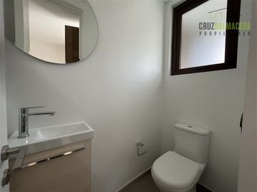 Nueva casa de 3 dormitorios mas estar, en condominio urbano