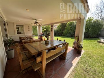 Casa en Venta en Chicureo / Piedra Roja