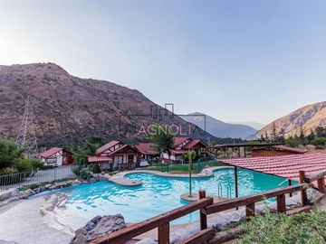Casa en Venta en PRECIOSO HOTEL Y CABAÑAS SECTOR MELOCOTÓN