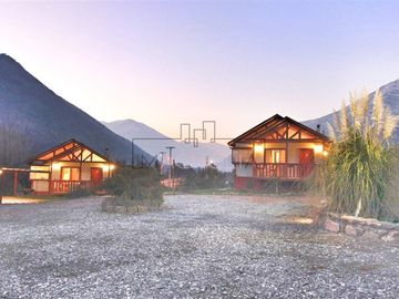 Casa en Venta en PRECIOSO HOTEL Y CABAÑAS SECTOR MELOCOTÓN
