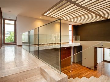 MODERNA CASA 6D EN SUITE SAUNA JACUZZI VALLE ESCONDIDO