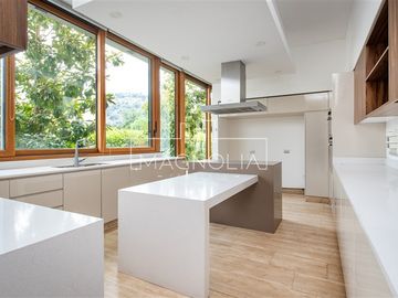 MODERNA CASA 6D EN SUITE SAUNA JACUZZI VALLE ESCONDIDO