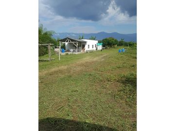 SE VENDE FINCA EN PUEBLO TAPAO