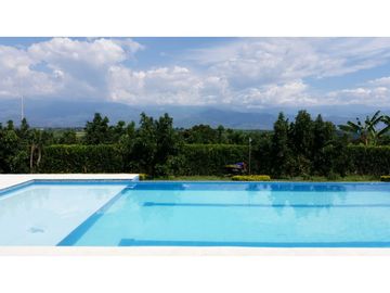 SE VENDE FINCA EN PUEBLO TAPAO