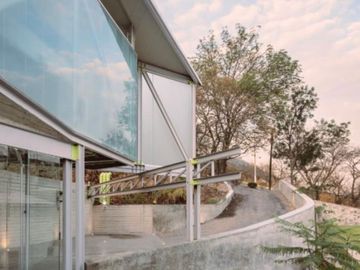 Casa Moderna de Lujo en Venta en Las cañadas country club de golf con Alberca