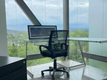 Casa Moderna de Lujo en Venta en Las cañadas country club de golf con Alberca