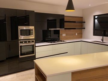 Residencia de Autor en La Condesa Juriquilla, 4ta Recamara en PB, C.290 m2, LUJO