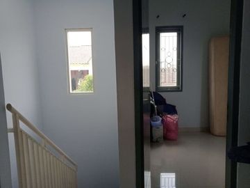 Rumah 2 lantai siap huni Full furnish bebas banjir di Duta harapan Bekasi utara