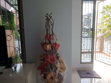 Rumah 2 lantai siap huni Full furnish bebas banjir di Duta harapan Bekasi utara