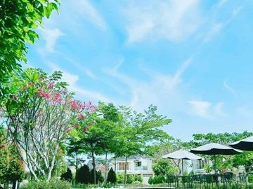 RUMAH SIAP HUNI FASILITAS KOLAM RENANG INI TEPAT PILIHAN ANDA