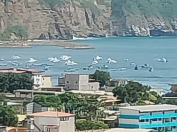 Puerto Lopez - La loma de los Italianos: Se Vende Casa en Zona Rural, en la Montaña y Cerca del Mar en Puerto Lopez