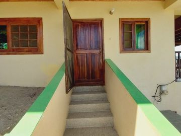 Puerto Lopez - La loma de los Italianos: Se Vende Casa en Zona Rural, en la Montaña y Cerca del Mar en Puerto Lopez