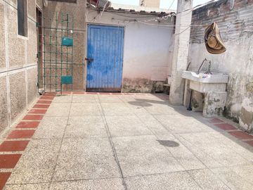 casa-local en venta en alto prado. Cod V105776