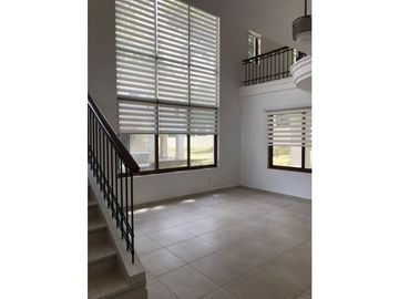 Venta de casa en Clayton - Los Senderos de camino de cruces