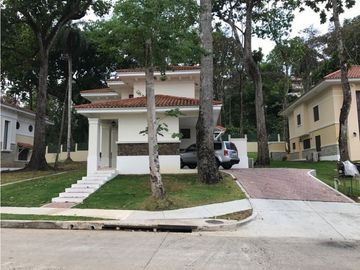 Venta de casa en Clayton - Los Senderos de camino de cruces