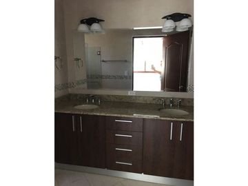 Venta de casa en Clayton - Los Senderos de camino de cruces
