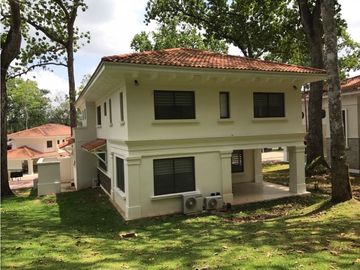 Venta de casa en Clayton - Los Senderos de camino de cruces