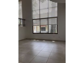 Venta de casa en Clayton - Los Senderos de camino de cruces