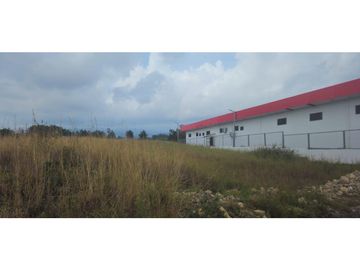 VENDO LOTE EN ALTO BQOUETE 2000 AREA COMERCIAL