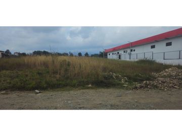 VENDO LOTE EN ALTO BQOUETE 2000 AREA COMERCIAL