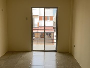 Venta Casa De Estreno, La Gran Vittoria(J Luna)