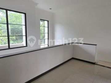 Rumah di Kawasan Elite Private Cluster Jadeite BSD City