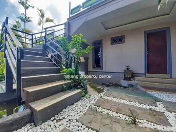 Rumah Hook 2 Lantai Luas 342 di Greenhill Karangploso kota Malang