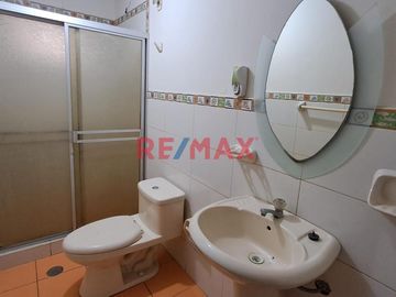 Venta 2Do. Piso Con 3 Departamentos Independientes - Urb. Las Quintanas