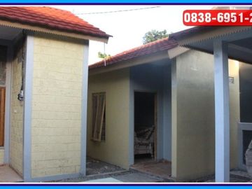 Joglo dan Rumah Induk di Prambanan Jawa Tengah