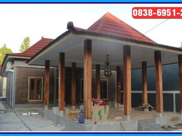 Joglo dan Rumah Induk di Prambanan Jawa Tengah