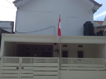 Rumah disewakan Dukuh Kupang Barat Surabaya