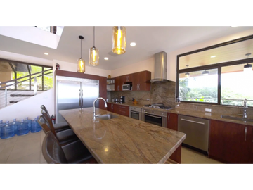 VENTA DE CASA DE LUJO CON VISTA AL MAR  EN  PANAM OESTE