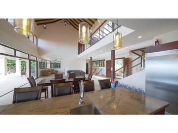 VENTA DE CASA DE LUJO CON VISTA AL MAR  EN  PANAM OESTE