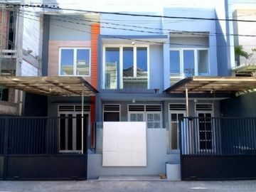 Rumah Manyar Jaya, Siap Huni, Row 2.5 mobil