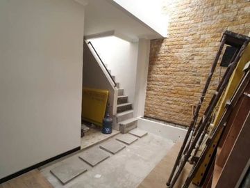 Rumah Furnished Luas 196 di Villa Puncak Tidar kota Malang