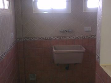 EXCELENTE PROPIEDAD EN FLORESTA 5 AMBIENTES CON DEPENDENCIA     AV DIRECTORIO  3579